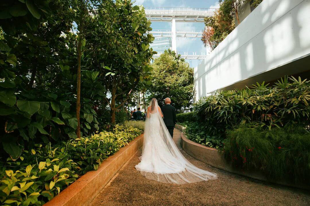 bride and her father