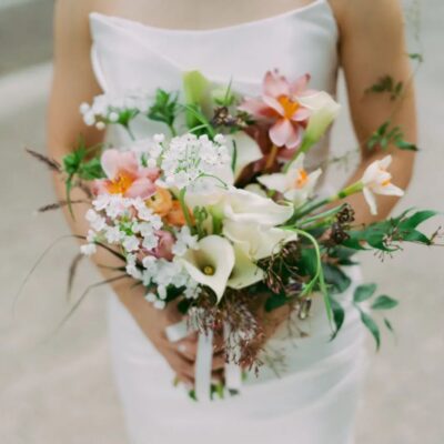 bride holding bouquet